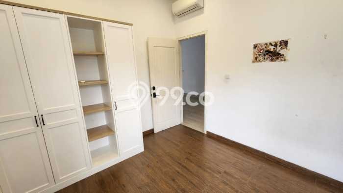 For Sale! Premium House LT 251m2 Desain Modern di Semanan For Sale! Premium House LT 251m2 Desain Modern di Semanan