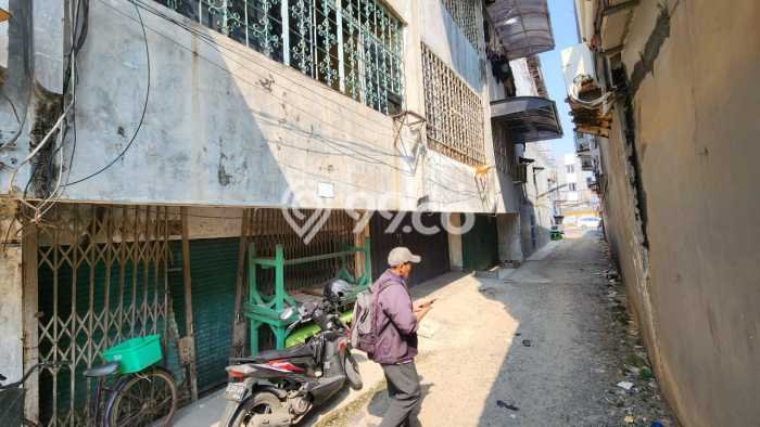 Ruko Bagus Dijual LB 180m2 Lokasi Strategis Jakarta Barat Area Cocok untuk Berbisnis Ruko Bagus Dijual LB 180m2 Lokasi Strategis Jakarta Barat Area Cocok untuk Berbisnis