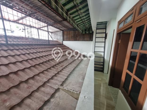 Dijual Rumah 5 Kamar Lokasi Strategis Nyaman dan Strategis di Kenjeran Dijual Rumah 5 Kamar Lokasi Strategis Nyaman dan Strategis di Kenjeran