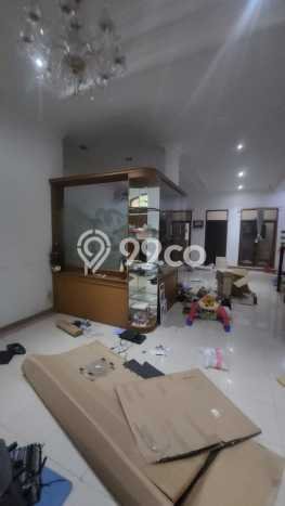 Jarang Ada! Rumah Sewa 5 Kamar Bagus Siap Huni Pakuwon City Jarang Ada! Rumah Sewa 5 Kamar Bagus Siap Huni Pakuwon City