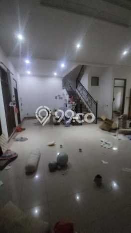 Jarang Ada! Rumah Sewa 5 Kamar Bagus Siap Huni Pakuwon City Jarang Ada! Rumah Sewa 5 Kamar Bagus Siap Huni Pakuwon City
