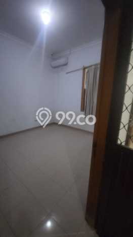 Jarang Ada! Rumah Sewa 5 Kamar Bagus Siap Huni Pakuwon City Jarang Ada! Rumah Sewa 5 Kamar Bagus Siap Huni Pakuwon City