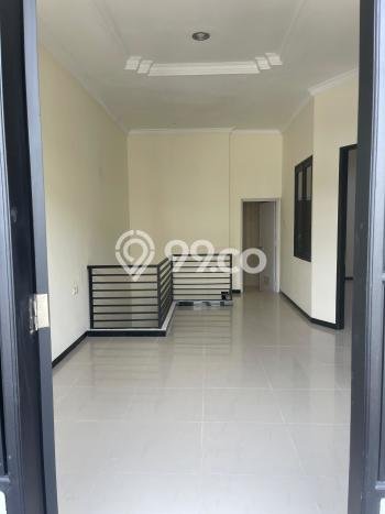 Jual Rumah Favorit Siap Huni LB 160m2 di Mulyorejo, Surabaya Jual Rumah Favorit Siap Huni LB 160m2 di Mulyorejo, Surabaya