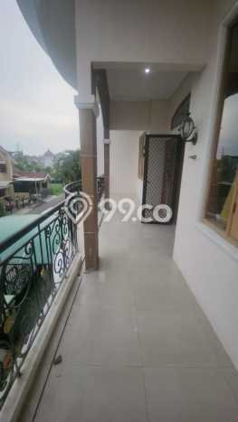 Jarang Ada! Rumah Sewa 5 Kamar Bagus Siap Huni Pakuwon City Jarang Ada! Rumah Sewa 5 Kamar Bagus Siap Huni Pakuwon City