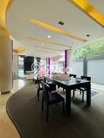 Dijual Rumah Luas Megah Dengan View Cantik di Cibubur, Jakarta Timur Dijual Rumah Luas Megah Dengan View Cantik di Cibubur, Jakarta Timur
