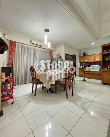 Jual Rumah Mewah Megah Dengan View Eksklusif di Cibubur, Jakarta Timur Jual Rumah Mewah Megah Dengan View Eksklusif di Cibubur, Jakarta Timur