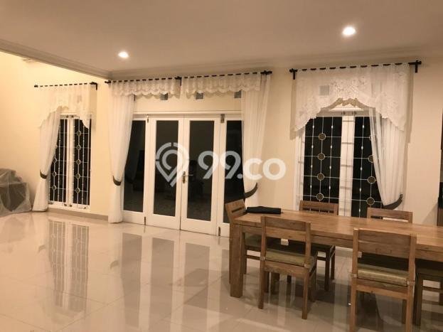 Disewakan! Rumah 5 Kamar Tidur &
4 Kamar Mandi di BSD Taman Giri Loka, Tangerang Disewakan! Rumah 5 Kamar Tidur &
4 Kamar Mandi di BSD Taman Giri Loka, Tangerang