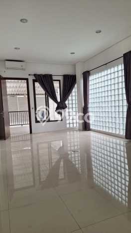 Rumah Cantik Siap Huni Di BSD Luas 320m2 Lokasi Strategis Rumah Cantik Siap Huni Di BSD Luas 320m2 Lokasi Strategis