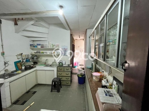 Rumah sewa siap pakai 4 KT di Bintaro, Tangerang Selatan Rumah sewa siap pakai 4 KT di Bintaro, Tangerang Selatan