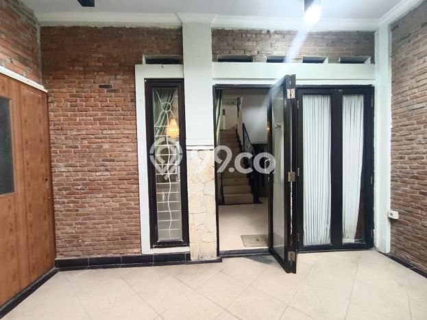 Jual Rumah Bagus Siap Huni LB 120m2 di Ciputat Timur, Tangerang Selatan Jual Rumah Bagus Siap Huni LB 120m2 di Ciputat Timur, Tangerang Selatan