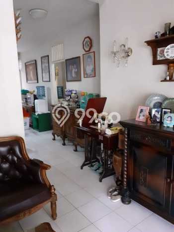 Rumah Strategis di , Jakarta Selatan, LT 180m2m² LB 300m2m² - BISA KPR! Rumah Strategis di , Jakarta Selatan, LT 180m2m² LB 300m2m² - BISA KPR!