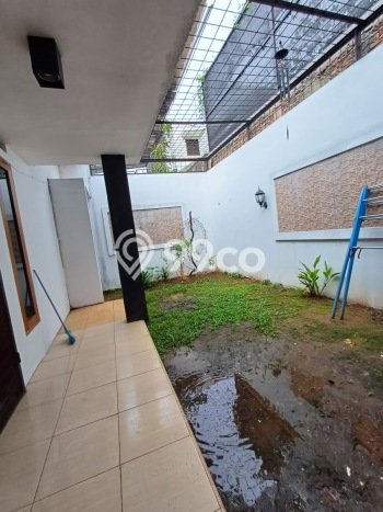Rumah Minimalis 4 Kamar LT 180m2 di Jombang Rumah Minimalis 4 Kamar LT 180m2 di Jombang