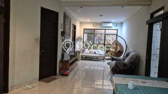 Hunian Cantik Minimalis Lb 160m2 di Serpong Utara, Tangerang Selatan Hunian Cantik Minimalis Lb 160m2 di Serpong Utara, Tangerang Selatan