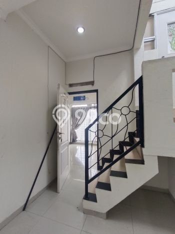 Jual Rumah Bagus Siap Huni LB 120m2 di Ciputat Timur, Tangerang Selatan Jual Rumah Bagus Siap Huni LB 120m2 di Ciputat Timur, Tangerang Selatan