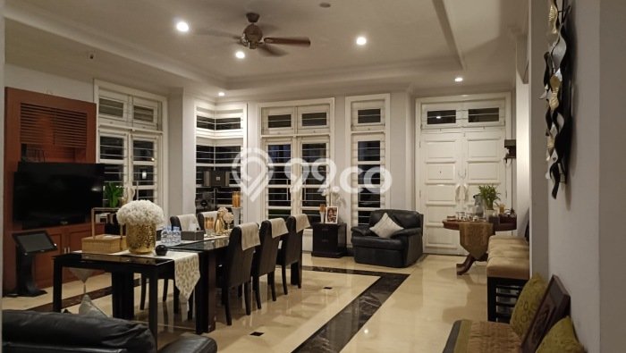 Ready to Use! Luxury House LT 3000m2 Desain Elegan di Bintaro Ready to Use! Luxury House LT 3000m2 Desain Elegan di Bintaro