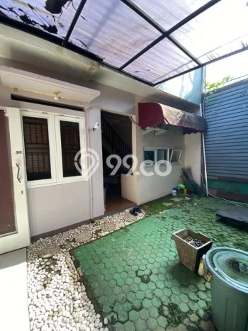 Rumah Modern 2 KT di Cipadu Tangerang Semi Furnished Rumah Modern 2 KT di Cipadu Tangerang Semi Furnished