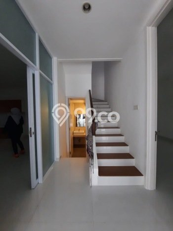 Rumah sewa siap pakai 4 KT di Bintaro, Tangerang Selatan Rumah sewa siap pakai 4 KT di Bintaro, Tangerang Selatan