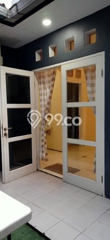 Rumah Modern 2 KT di Bintaro Tangerang Selatan Semi Furnished Rumah Modern 2 KT di Bintaro Tangerang Selatan Semi Furnished