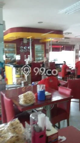 Ruko Disewa di Jakarta Selatan dengan LB 300m2 Area Komersial Ramai Ruko Disewa di Jakarta Selatan dengan LB 300m2 Area Komersial Ramai
