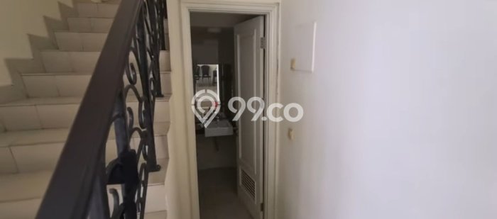 Dijual Rumah Mewah Elegan Dengan View Cantik di Green Lake City, Jakarta Barat Dijual Rumah Mewah Elegan Dengan View Cantik di Green Lake City, Jakarta Barat