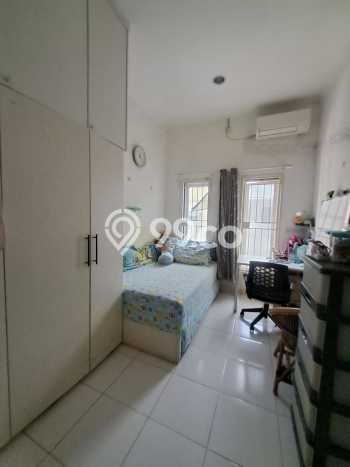 Rumah Luas Asri 4 KT Siap Pakai di Jelambar Jakarta Barat Rumah Luas Asri 4 KT Siap Pakai di Jelambar Jakarta Barat