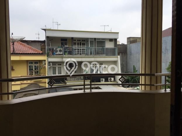 Dijual Rumah Mewah Megah Dengan View Eksklusif di Taman Palem, Jakarta Barat Dijual Rumah Mewah Megah Dengan View Eksklusif di Taman Palem, Jakarta Barat