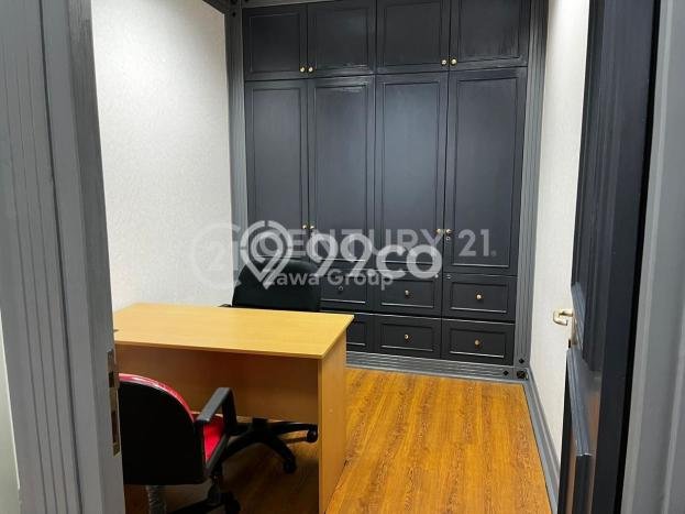 Kantor Disewa di Jakarta Selatan dengan LB 218m2 Area Komersial Ramai Kantor Disewa di Jakarta Selatan dengan LB 218m2 Area Komersial Ramai