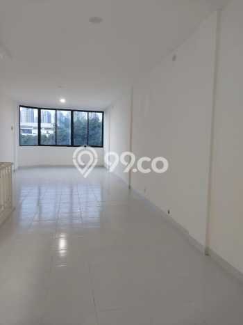 Ruko Dijual di Jakarta Barat LT 67m2 & LB 200m2 Lokasi Terbaik! Ruko Dijual di Jakarta Barat LT 67m2 & LB 200m2 Lokasi Terbaik!