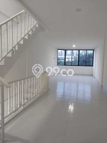 Ruko Dijual di Jakarta Barat LT 67m2 & LB 200m2 Lokasi Terbaik! Ruko Dijual di Jakarta Barat LT 67m2 & LB 200m2 Lokasi Terbaik!