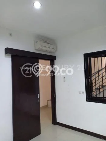 Rumah Minimalis 2 KT di Green Ville Jakarta Barat Semi Furnished Rumah Minimalis 2 KT di Green Ville Jakarta Barat Semi Furnished