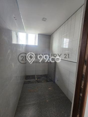 Ready to Use! Luxury House LT 95m2 Desain Elegan di Duri Kepa Ready to Use! Luxury House LT 95m2 Desain Elegan di Duri Kepa