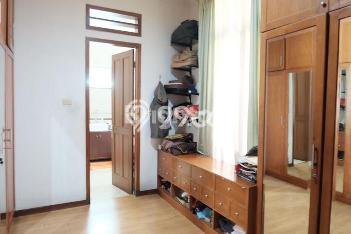 Siap Huni Hunian Elit 4 Kamar di Coblong Dekat ke Mana Pun Siap Huni Hunian Elit 4 Kamar di Coblong Dekat ke Mana Pun