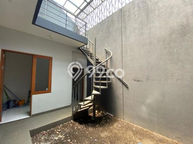 Ready to Use! Luxury House LT 140m2 Desain Elegan di BKR Ready to Use! Luxury House LT 140m2 Desain Elegan di BKR