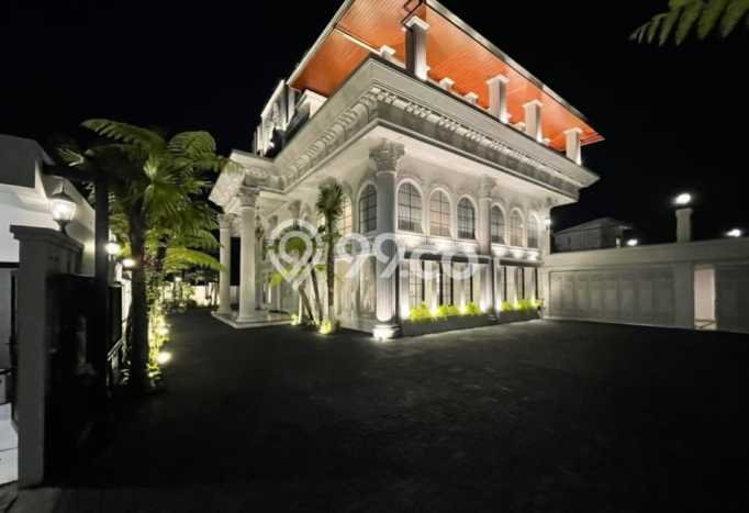 Ready to Use! Premium House LT 1800m2 Desain Modern di Setiabudi Ready to Use! Premium House LT 1800m2 Desain Modern di Setiabudi