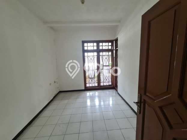 Jarang Ada! Rumah Kontrakan 5 Kamar Nyaman Siap Huni Taman Kopo Indah Jarang Ada! Rumah Kontrakan 5 Kamar Nyaman Siap Huni Taman Kopo Indah