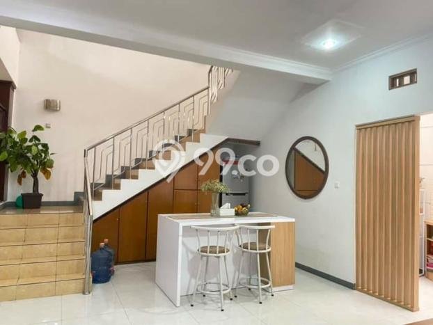 Siap Huni Hunian Elit 5 Kamar di Batununggal Dekat ke Mana Saja Siap Huni Hunian Elit 5 Kamar di Batununggal Dekat ke Mana Saja
