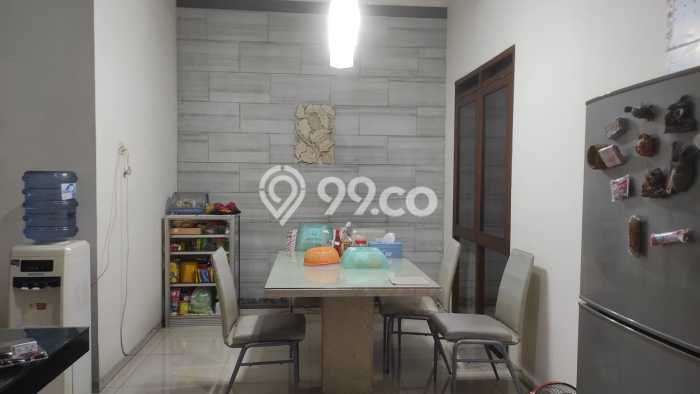Jual Rumah Eksklusif 3 KT di Taman Holis Indah, Bandung Jual Rumah Eksklusif 3 KT di Taman Holis Indah, Bandung