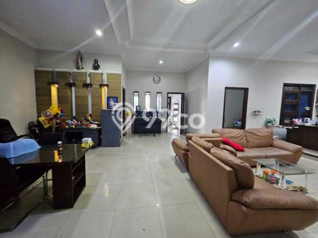 Rumah Mewah LB 280m2 Siap Pakai Desain Elegan di Singgasana, Bandung Rumah Mewah LB 280m2 Siap Pakai Desain Elegan di Singgasana, Bandung