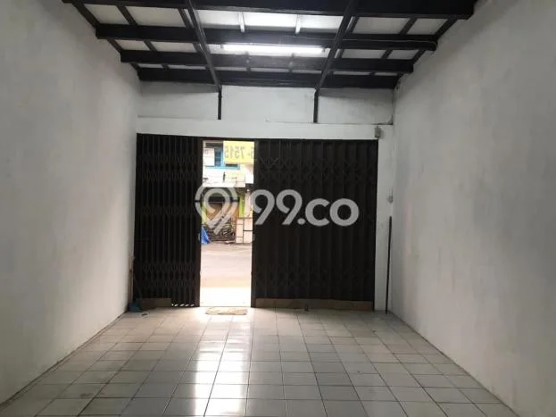 Unit Ruko Paling Strategis di Andir Bandung dengan LB 70m2 Unit Ruko Paling Strategis di Andir Bandung dengan LB 70m2