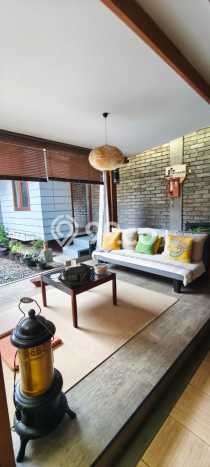 For Sale! Luxury House LT 347m2 Desain Modern di Sariwangi For Sale! Luxury House LT 347m2 Desain Modern di Sariwangi