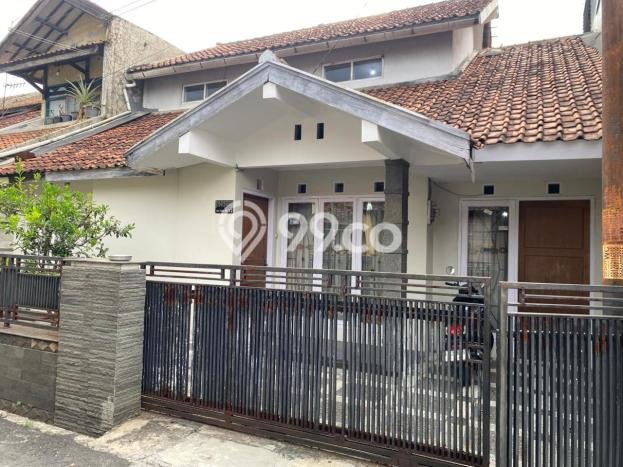 Jarang Ada! Rumah Sewa 3 Kamar Bagus Siap Huni Buah Batu Jarang Ada! Rumah Sewa 3 Kamar Bagus Siap Huni Buah Batu