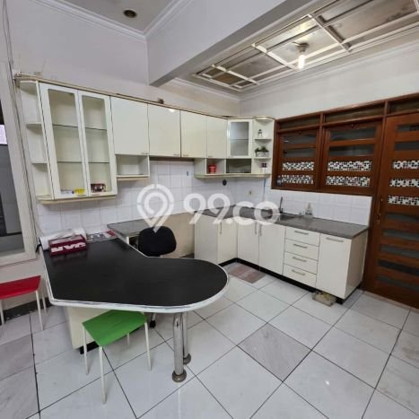 Jarang Ada! Rumah Sewa 5 Kamar Bagus Siap Huni mekar wangi Jarang Ada! Rumah Sewa 5 Kamar Bagus Siap Huni mekar wangi