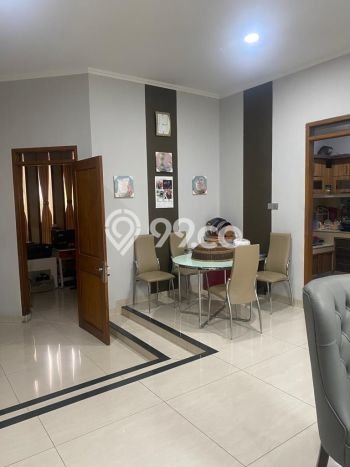For Sale! Luxury House LT 400m2 Desain Elegan di Singgasana For Sale! Luxury House LT 400m2 Desain Elegan di Singgasana