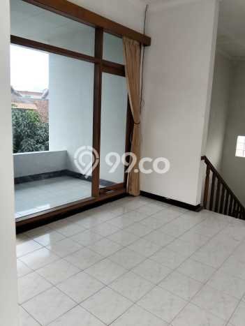 Disewakan! Rumah 4 Kamar Tidur &
3 Kamar Mandi di Dadali, Bandung Disewakan! Rumah 4 Kamar Tidur &
3 Kamar Mandi di Dadali, Bandung