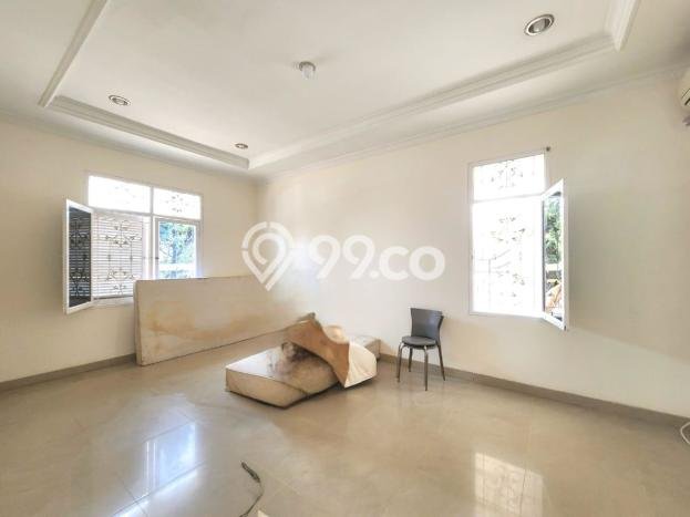 Disewakan Rumah Murah di Singgasana Bandung dengan 5 KT Disewakan Rumah Murah di Singgasana Bandung dengan 5 KT