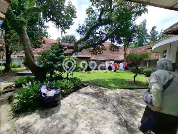 Rumah Elit LB 374m2 Siap Pakai Desain Elegan di Cihampelas, Bandung Rumah Elit LB 374m2 Siap Pakai Desain Elegan di Cihampelas, Bandung
