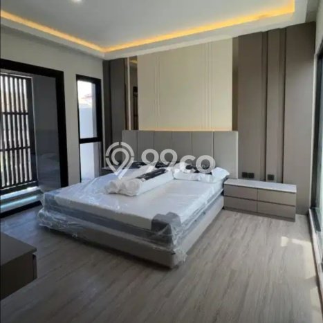 Rumah Mewah LB 200m2 Siap Pakai Desain Elegan di Taman Kopo Indah, Bandung Rumah Mewah LB 200m2 Siap Pakai Desain Elegan di Taman Kopo Indah, Bandung