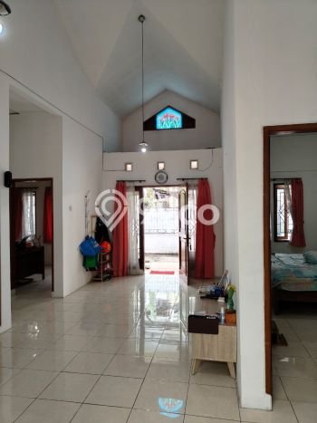 Rumah Luas Asri 3 KT Siap Huni di Taman Kopo Indah Bandung Rumah Luas Asri 3 KT Siap Huni di Taman Kopo Indah Bandung