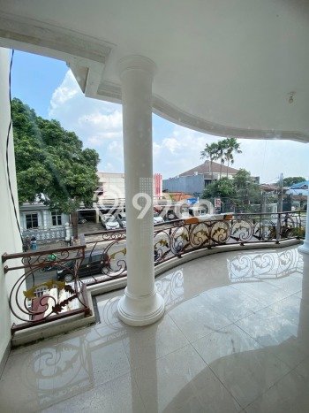 Rumah Cantik Siap Pakai Di Lengkong Luas 250m2 Aman Rumah Cantik Siap Pakai Di Lengkong Luas 250m2 Aman