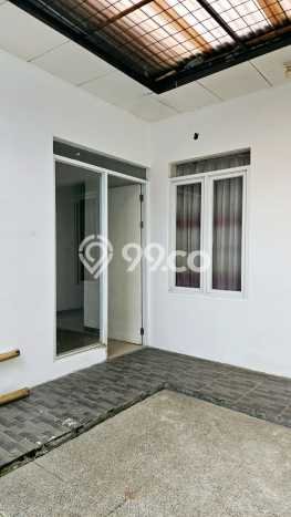 Disewakan! Rumah 2 Kamar Tidur &
1 Kamar Mandi di Taman Kopo Indah, Bandung Disewakan! Rumah 2 Kamar Tidur &
1 Kamar Mandi di Taman Kopo Indah, Bandung
